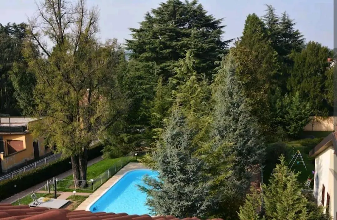 Esclusiva Mansarda Parco Di Monza Apartment Lesmo Italy